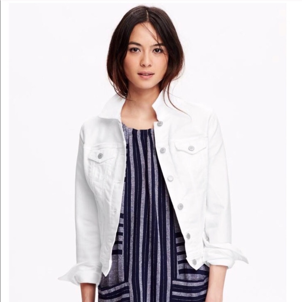 Old Navy women’s white jean jacket